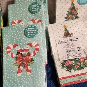 BNIP 5 PKGS of The Pioneer Woman Festive Candy Cane and Tree Napkins- Total 120